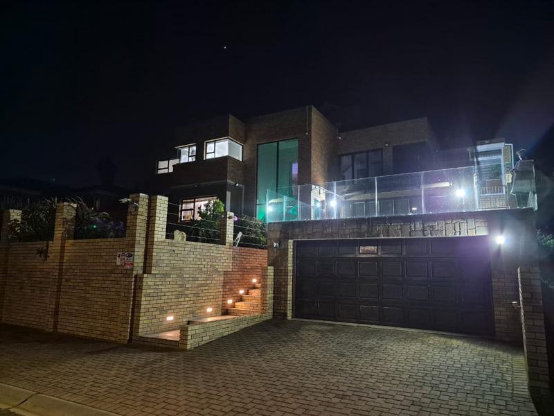 6 Bedroom Property for Sale in Dana Bay Western Cape